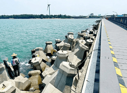 防波堤、消波塊危險嗎？為什麼不能靠近玩水？